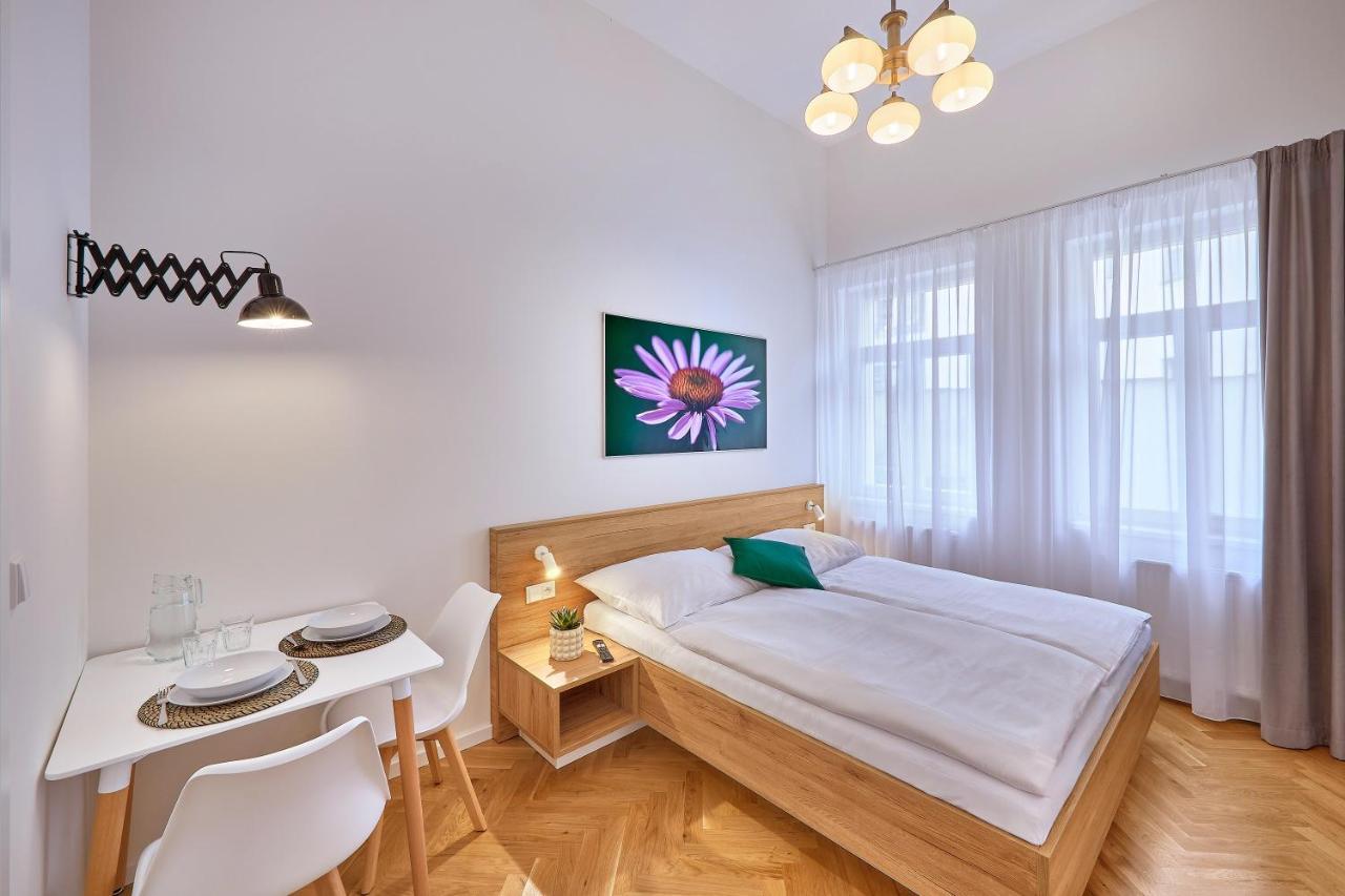 Downtown Suites Rubesova 프라하 외부 사진
