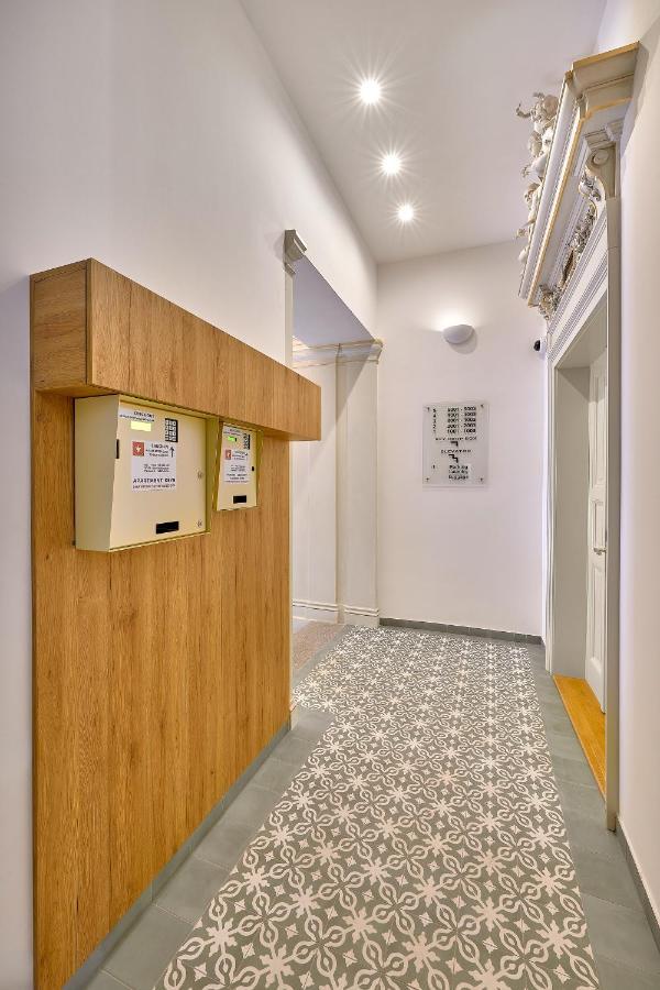 Downtown Suites Rubesova 프라하 외부 사진